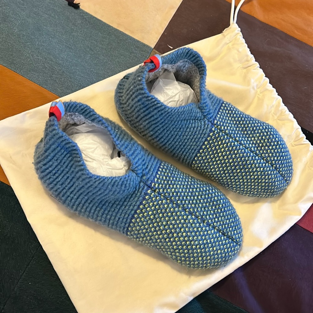 BOMBAS Double Cushion Gripper Slippers! 🎄